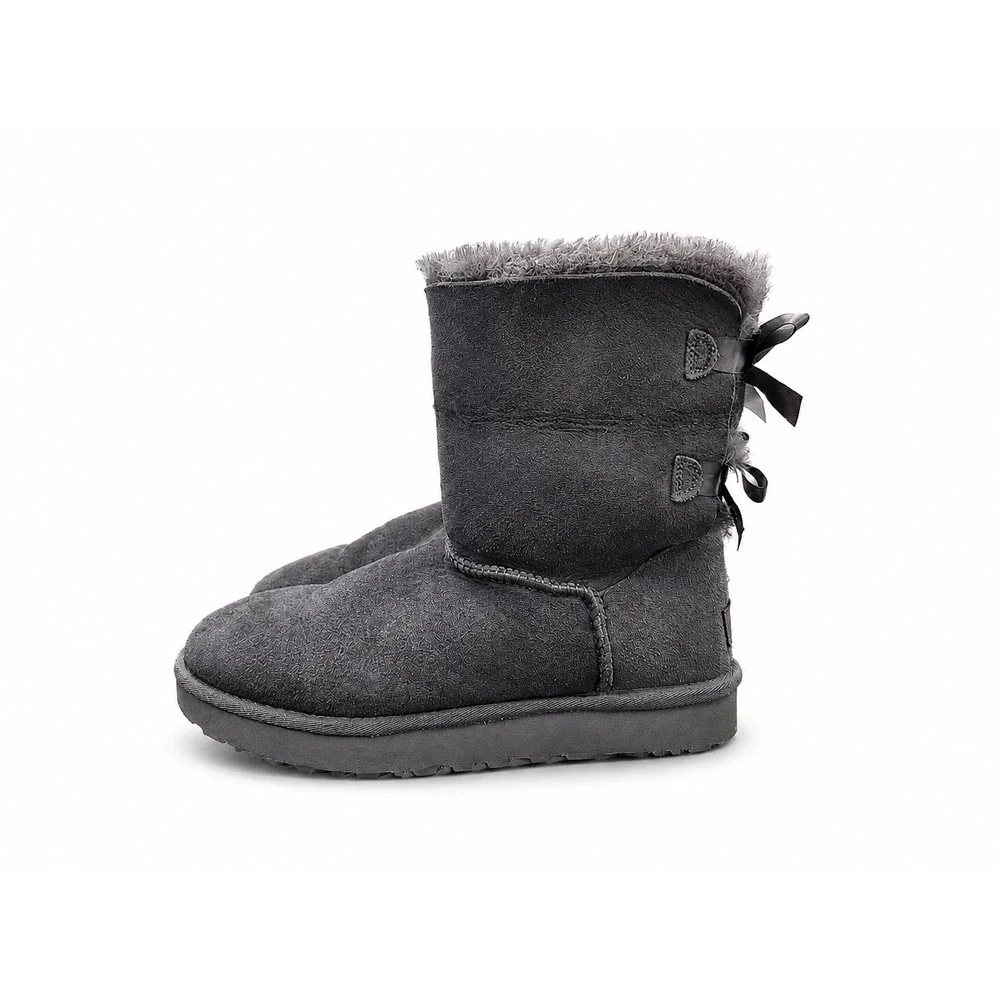 UGG Bailey Bow II Gray Suede Sheepskin Fur Lined Boots Women's Estimated Size 9